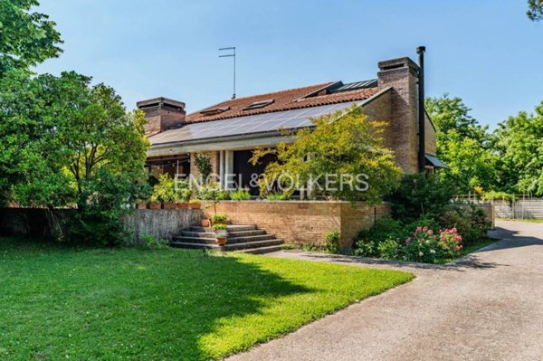 casa indipendente in vendita a Treviso in zona Santa Bona