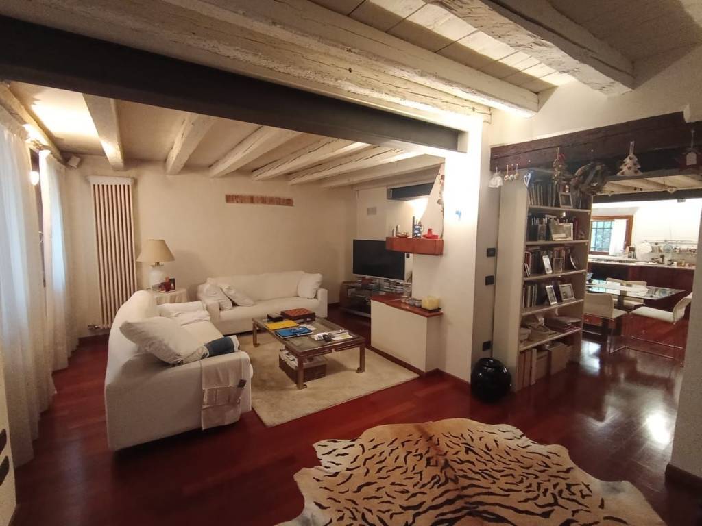 casa indipendente in vendita a Treviso in zona Centro Storico