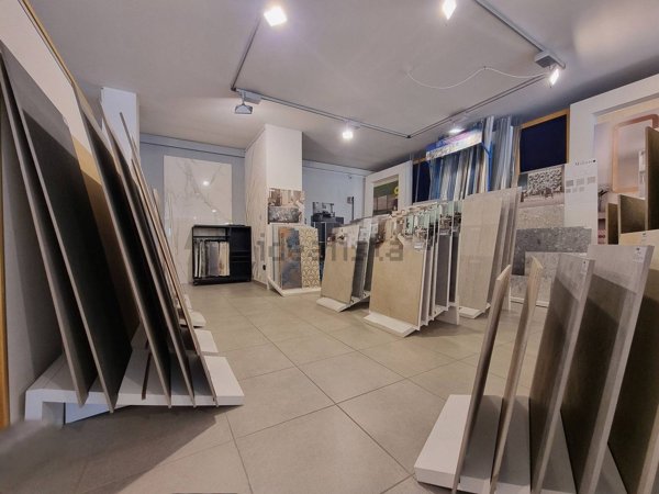 locale commerciale in vendita a Treviso