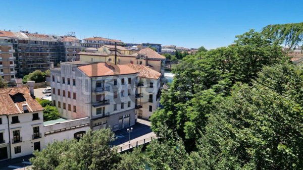 appartamento in vendita a Treviso in zona Centro Storico