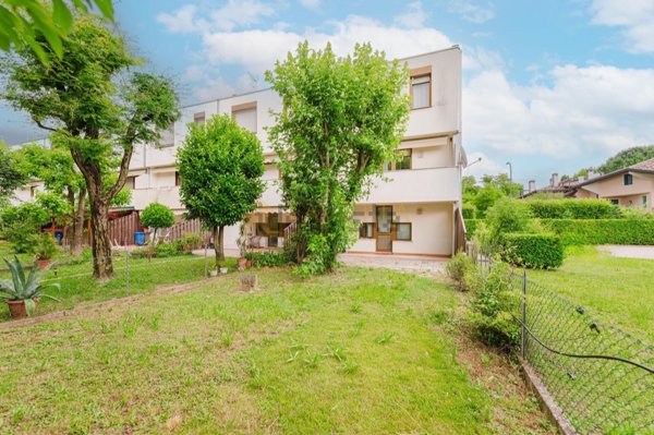 casa indipendente in vendita a Treviso in zona San Pelaio