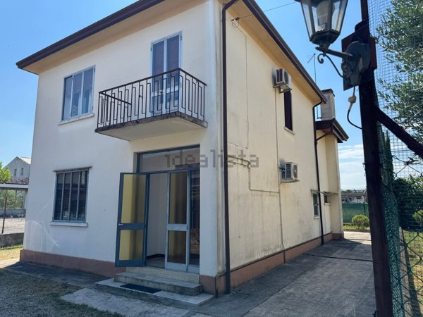 casa indipendente in vendita a Treviso in zona Ghirada / San Zeno