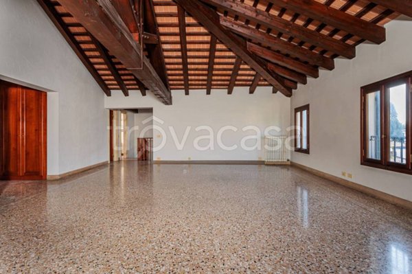 appartamento in vendita a Treviso in zona Centro Storico
