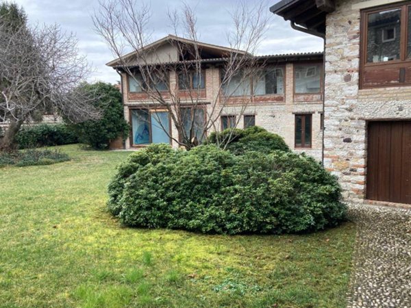 casa indipendente in vendita a Valdobbiadene