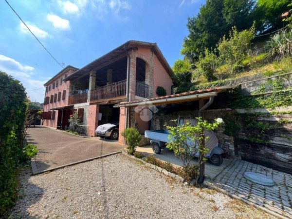 casa indipendente in vendita a Valdobbiadene