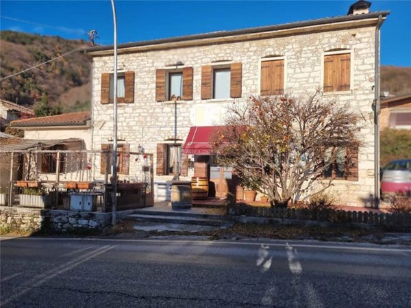 casa indipendente in vendita a Valdobbiadene