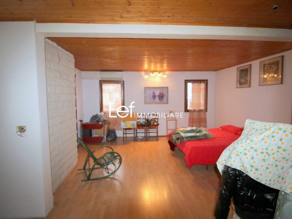 casa indipendente in vendita a Valdobbiadene