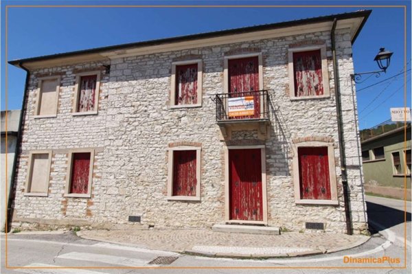 negozio in vendita a Valdobbiadene in zona San Vito