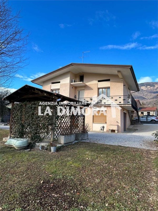 casa indipendente in vendita a Valdobbiadene