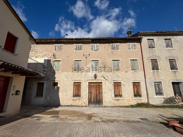 pentavano in vendita a Valdobbiadene in zona Guia