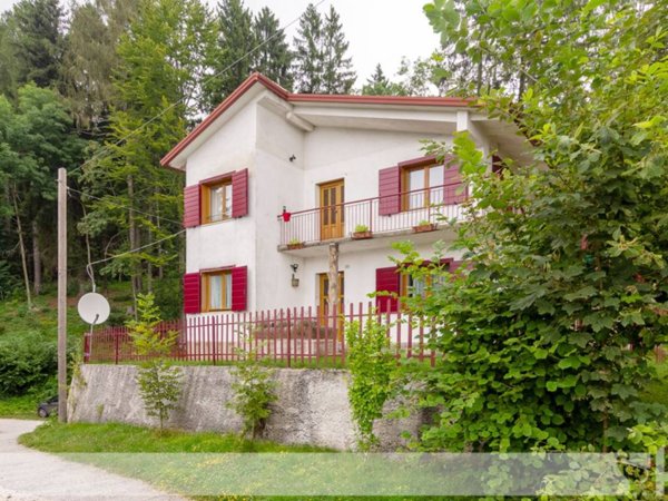 casa indipendente in vendita a Valdobbiadene