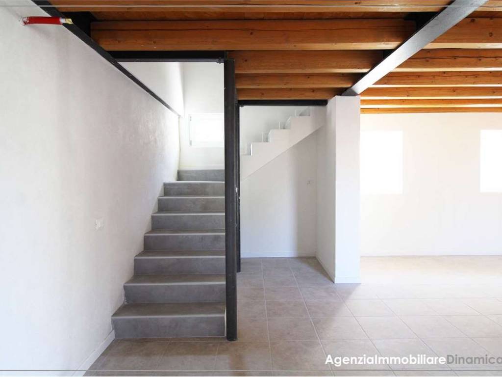 casa indipendente in vendita a Valdobbiadene in zona Bigolino