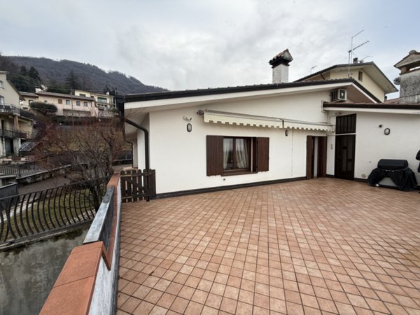 casa indipendente in vendita a Valdobbiadene in zona San Vito