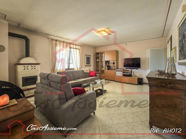 casa indipendente in vendita a Valdobbiadene in zona San Vito