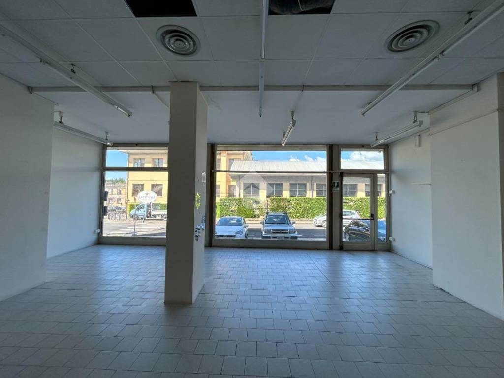 negozio in vendita a Valdobbiadene in zona Bigolino