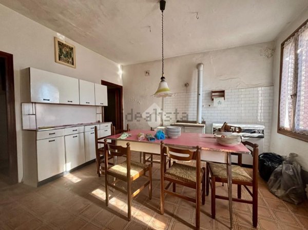 casale in vendita a Valdobbiadene in zona Guia