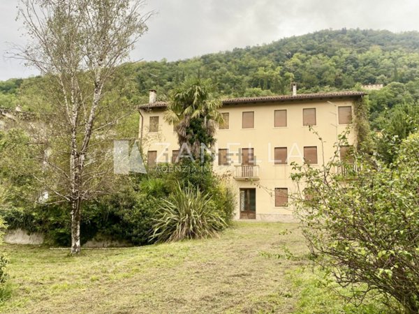 casa indipendente in vendita a Valdobbiadene