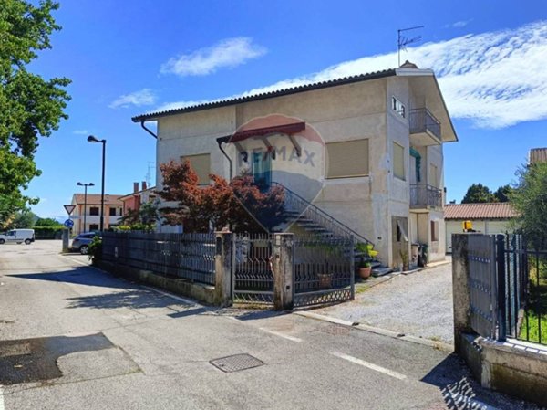 casa indipendente in vendita a Valdobbiadene in zona Bigolino