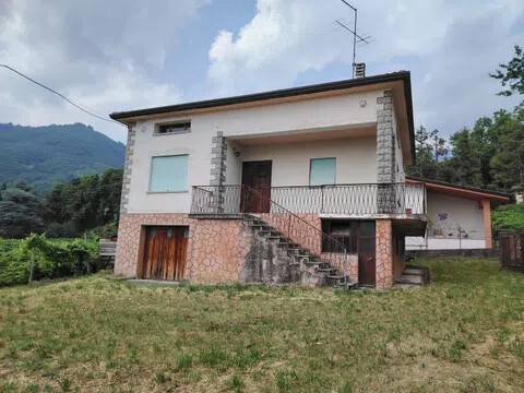 casa indipendente in vendita a Valdobbiadene in zona San Vito
