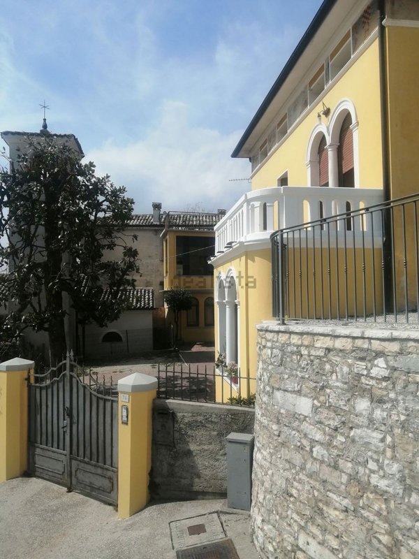 casa indipendente in vendita a Valdobbiadene