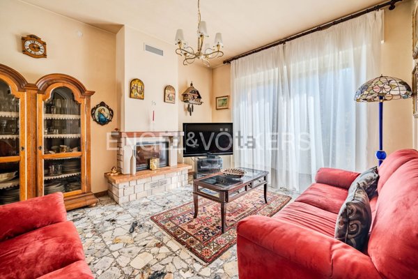 casa indipendente in vendita a Valdobbiadene