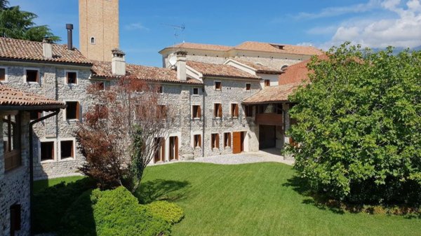 casa indipendente in vendita a Valdobbiadene