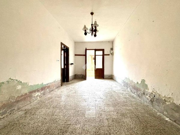 casa indipendente in vendita a Valdobbiadene in zona Guia