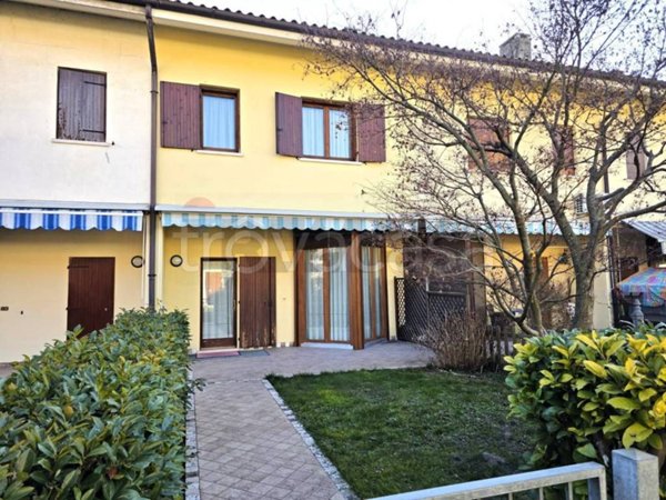casa indipendente in vendita a Valdobbiadene in zona Bigolino