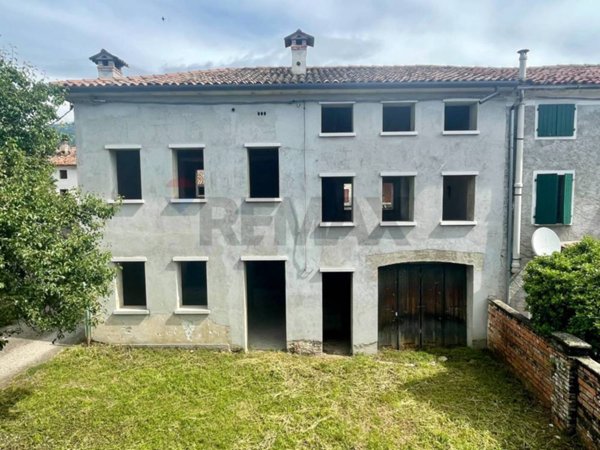 casa indipendente in vendita a Valdobbiadene in zona San Giovanni