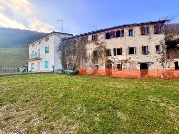 casa indipendente in vendita a Valdobbiadene in zona Guia