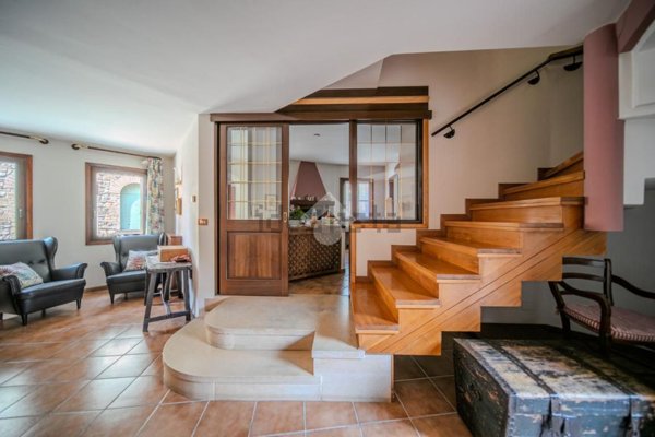 casa indipendente in vendita a Valdobbiadene in zona Guia