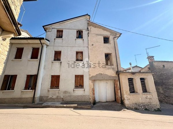 casa semindipendente in vendita a Valdobbiadene in zona Guia
