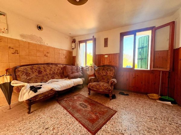 casa semindipendente in vendita a Valdobbiadene in zona Guia