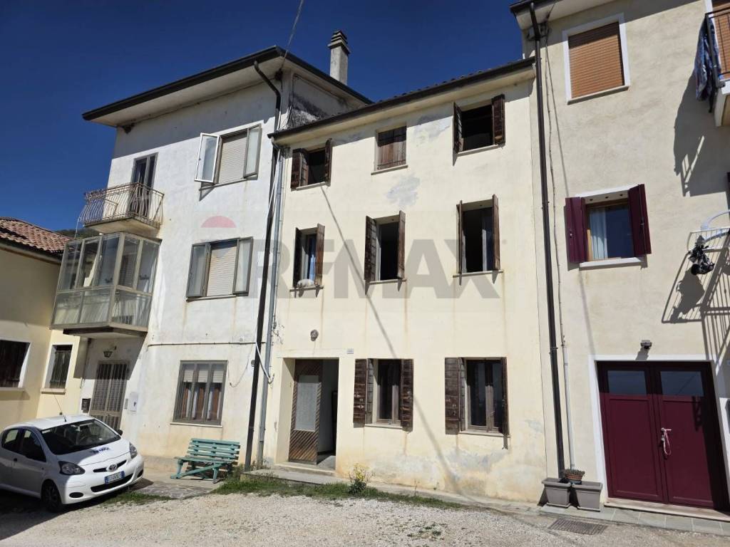 casa indipendente in vendita a Valdobbiadene in zona Santo Stefano