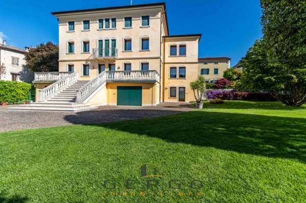 casa indipendente in vendita a Valdobbiadene