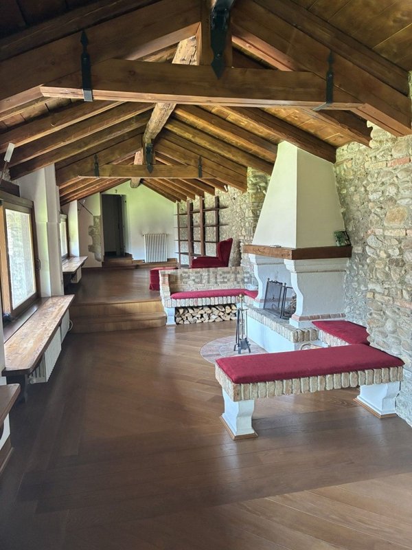 casa indipendente in vendita a Valdobbiadene