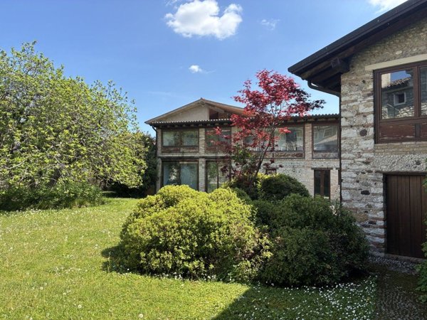 casale in vendita a Valdobbiadene