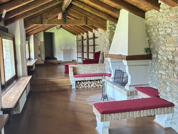 casa indipendente in vendita a Valdobbiadene in zona Bigolino