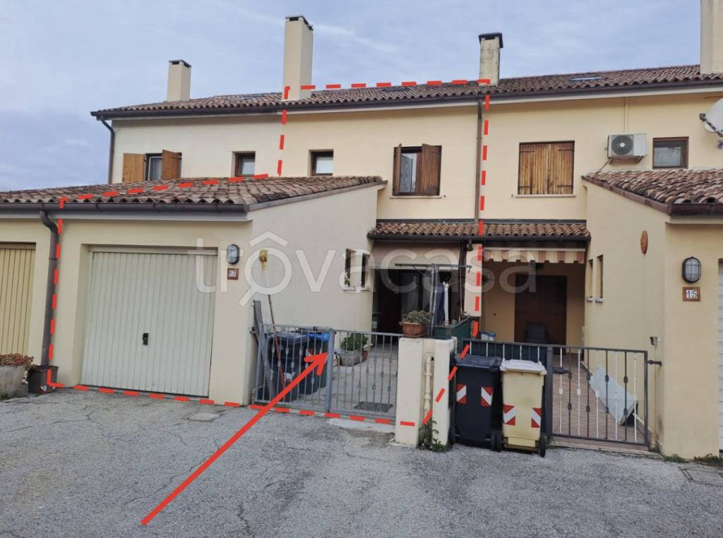 casa indipendente in vendita a Valdobbiadene in zona Bigolino