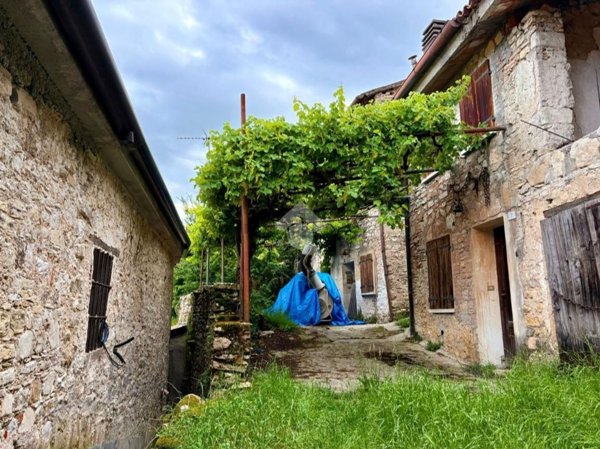appartamento in vendita a Valdobbiadene in zona Guia