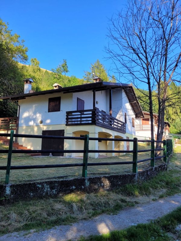 casa indipendente in vendita a Valdobbiadene