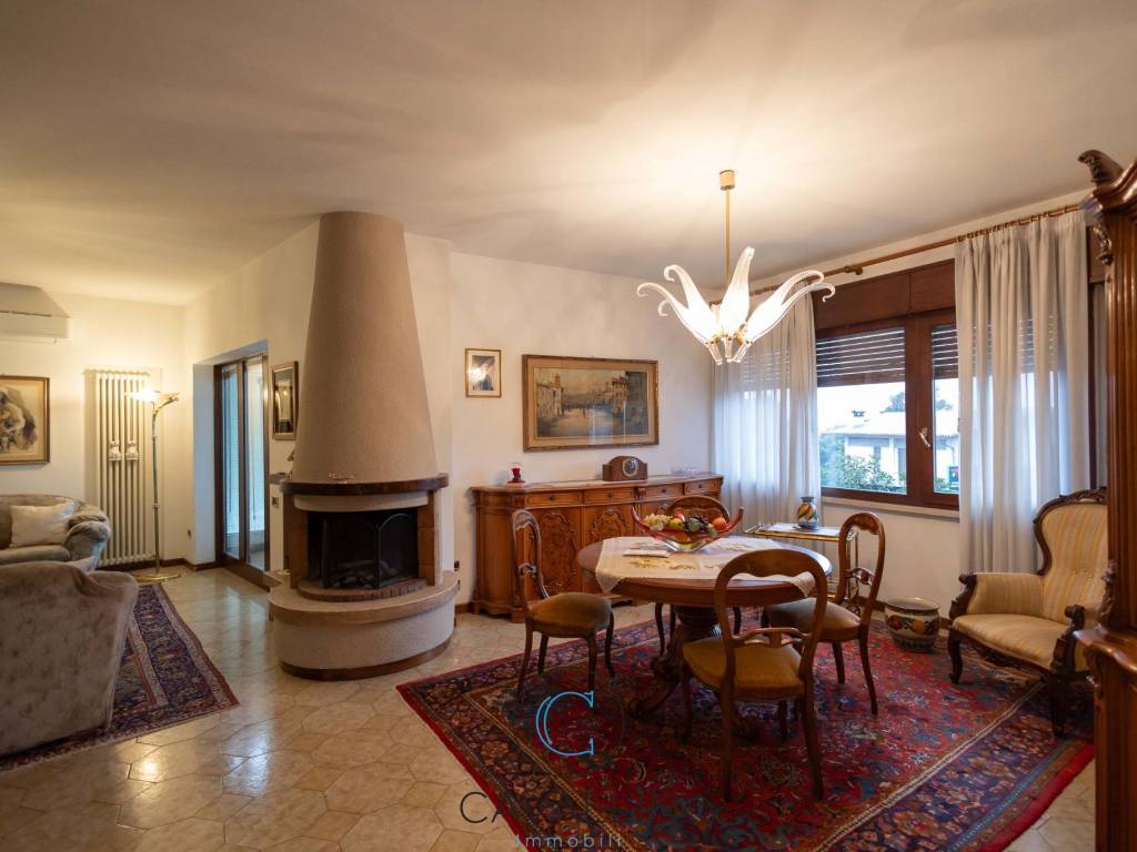 casa indipendente in vendita a Valdobbiadene