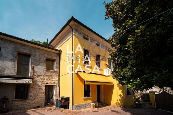 casa indipendente in vendita a Valdobbiadene in zona San Vito