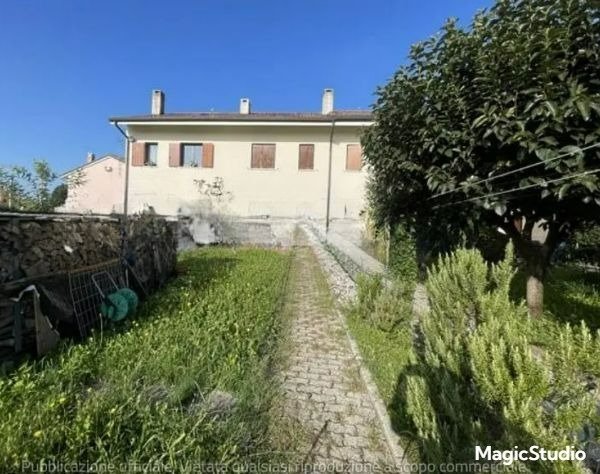 casa indipendente in vendita a Valdobbiadene in zona Bigolino