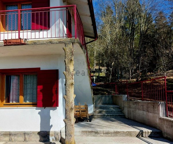 casa indipendente in vendita a Valdobbiadene in zona Bigolino