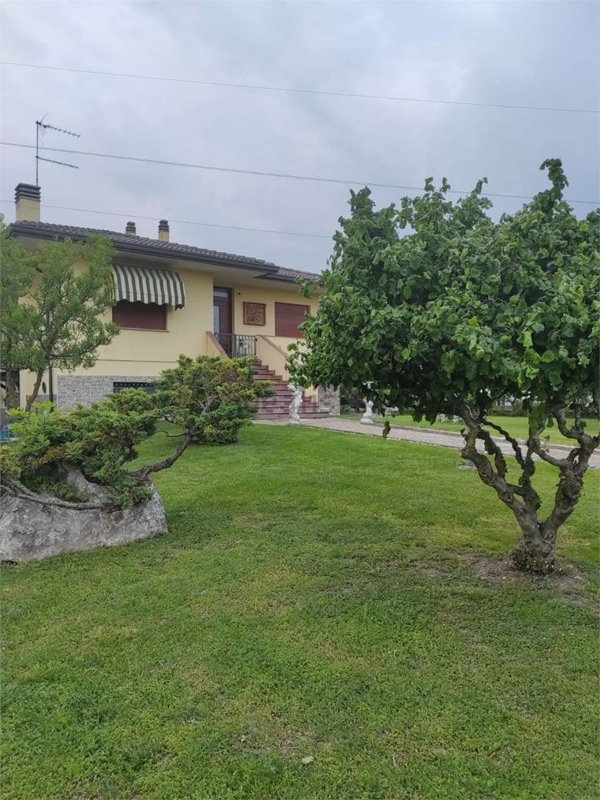casa indipendente in vendita a Vazzola