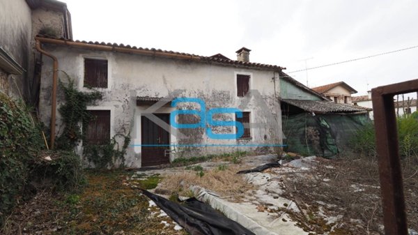 quadrivano in vendita a Vazzola