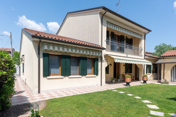 casa indipendente in vendita a Vazzola