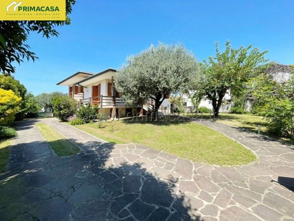 casa indipendente in vendita a Vedelago in zona Cavasagra