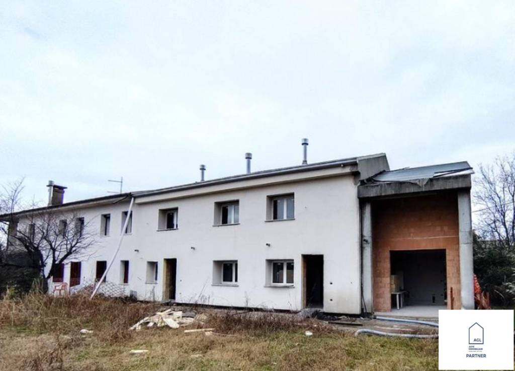 casa indipendente in vendita a Vedelago in zona Casacorba